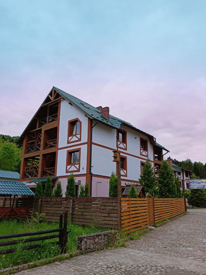Hirskyy Svitanok Myhove Extérieur photo